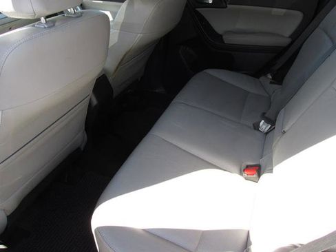 Used 2014 Subaru Forester 2.5i Limited AWD/4WD image 10