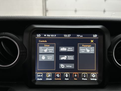 Used 2021 Jeep Wrangler Unlimited Sahara AWD/4WD image 36