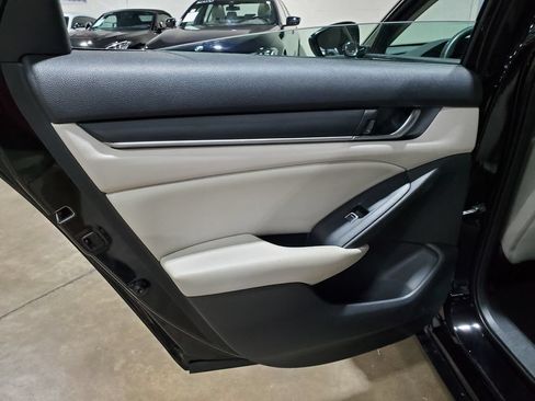 Used 2018 Honda Accord LX image 24