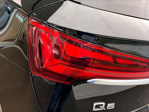 Used 2022 Audi Q5 2.0T Premium w/ Convenience Package image 27