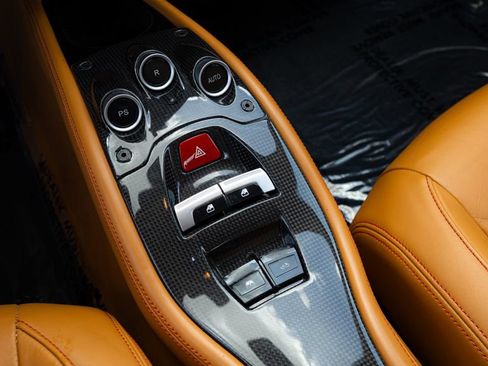 Used 2015 Ferrari 458 Spider RWD image 8