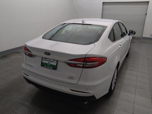 Used 2019 Ford Fusion SE FWD image 7