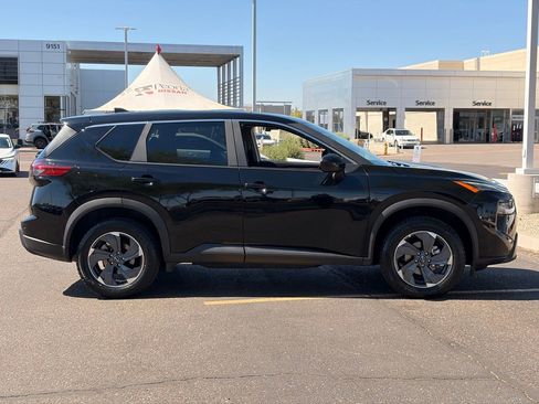 Certified 2025 Nissan Rogue SV FWD image 7