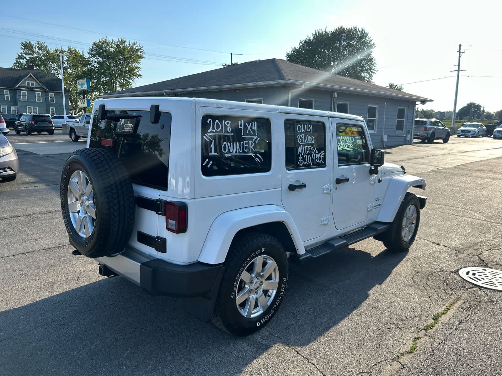 Used 2018 Jeep Wrangler Unlimited Sahara w/ Max Tow Package AWD/4WD image 3