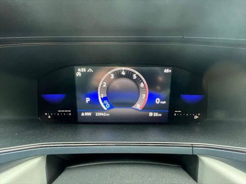 Certified 2022 Volkswagen Taos SE w/ IQ.Drive SE Package AWD/4WD image 13