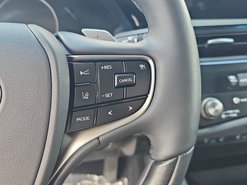 Certified 2024 Lexus ES 300h w/ Technology Package image 18