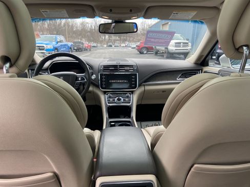 Used 2017 Lincoln Continental Select w/ Continental Climate Package image 14
