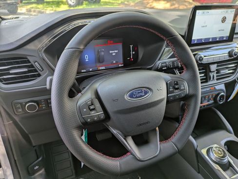 New 2025 Ford Escape ST-Line w/ Equipment Group 301A image 18
