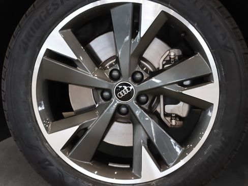 Certified 2024 Audi Q4 e-tron Premium Plus image 5