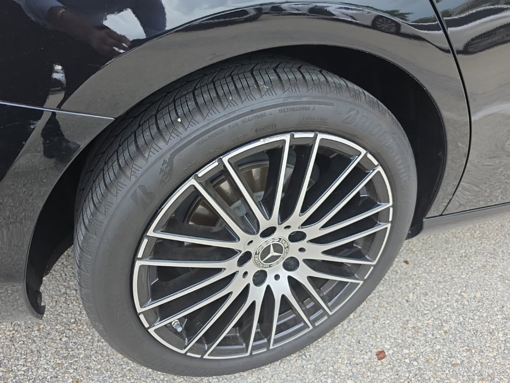 Used 2025 Mercedes-Benz C 300 Sedan image 10