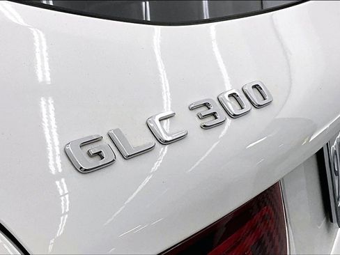 Used 2021 Mercedes-Benz GLC 300 image 32