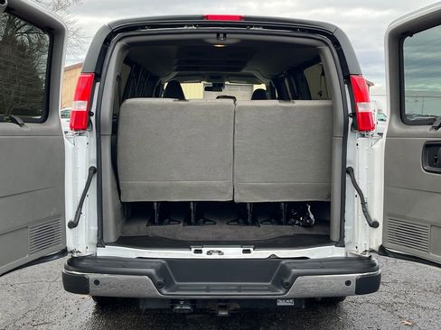 Used 2024 Chevrolet Express 3500 LT w/ LT Preferred Equipment Group image 4