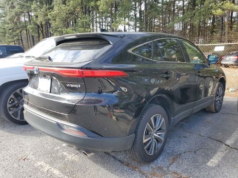 Used 2021 Toyota Venza LE image 6