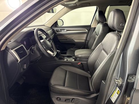 Used 2023 Volkswagen Atlas SE w/ Panoramic Sunroof Package FWD image 30