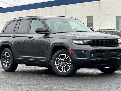 Used 2023 Jeep Grand Cherokee Trailhawk w/ Advanced Protech Group II image 1