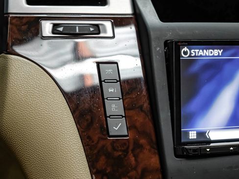 Used 2012 Cadillac Escalade Premium AWD/4WD image 31