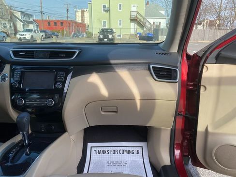 Used 2016 Nissan Rogue SL w/ SL Premium Package image 29