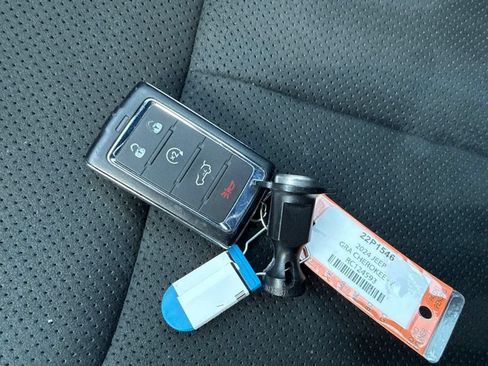 Used 2024 Jeep Grand Cherokee Altitude AWD/4WD image 21