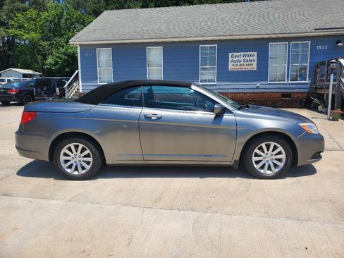 Used 2012 Chrysler 200 Touring FWD image 13