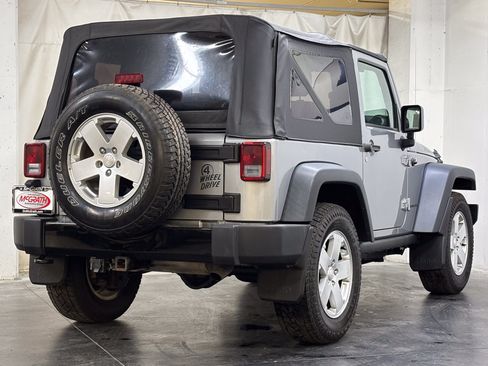 Used 2015 Jeep Wrangler Sport AWD/4WD image 5