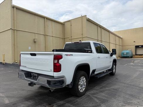 Used 2023 Chevrolet Silverado 2500 LT w/ Convenience Package AWD/4WD image 5