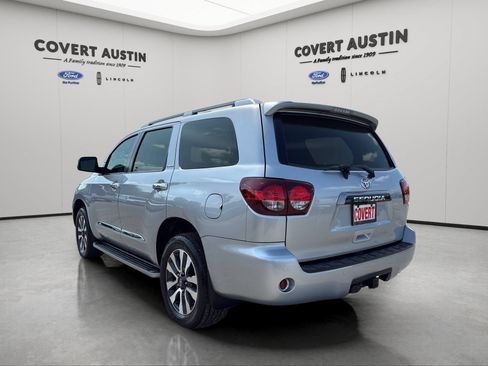 Used 2021 Toyota Sequoia Limited w/ Safety & Convenience Package AWD/4WD image 3