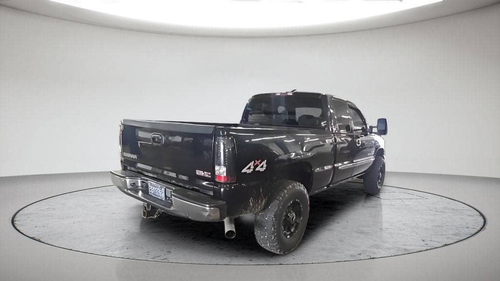 Used 2004 GMC Sierra 2500 SLT w/ Heavy-Duty Power Package AWD/4WD image 3