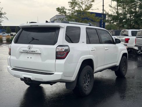 Used 2019 Toyota 4Runner SR5 AWD/4WD image 7