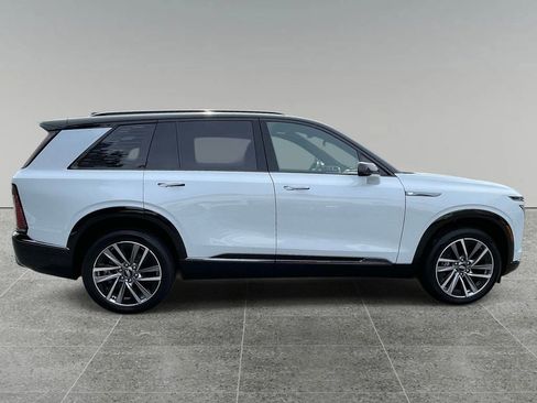 New 2026 Cadillac Vistiq Sport image 6