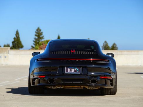 Used 2022 Porsche 911 Carrera S image 19