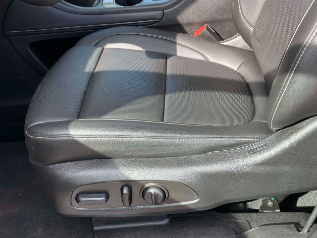 Used 2023 GMC Acadia SLT w/ Preferred Package AWD/4WD image 43