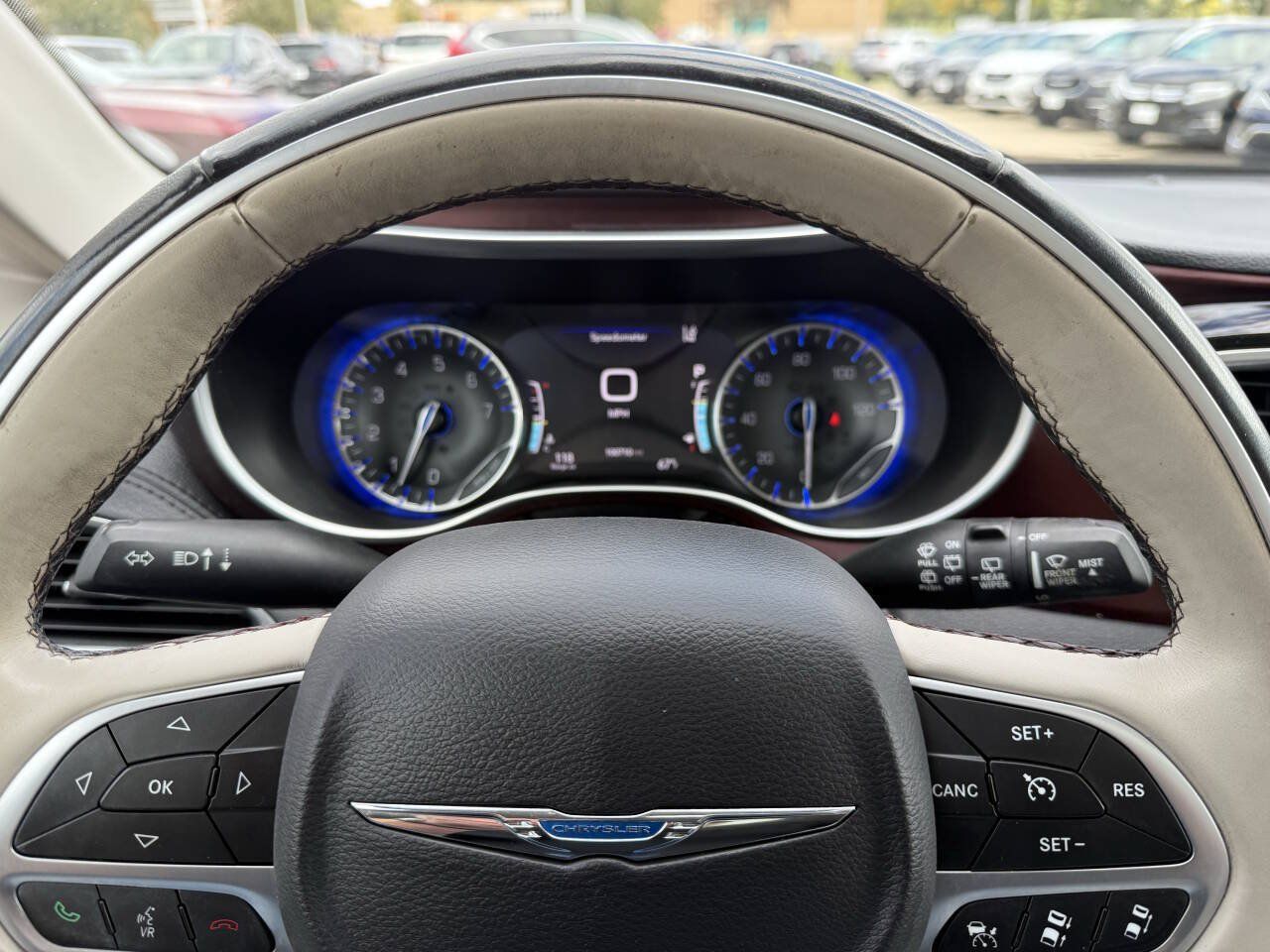 Used 2017 Chrysler Pacifica Limited w/ UConnect Theater Package FWD image 8