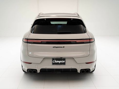 Used 2025 Porsche Cayenne S image 10