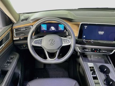 Certified 2025 Volkswagen Atlas SE AWD/4WD image 25