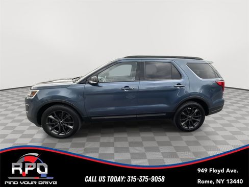 Used 2019 Ford Explorer XLT w/ Equipment Group 202A AWD/4WD image 2