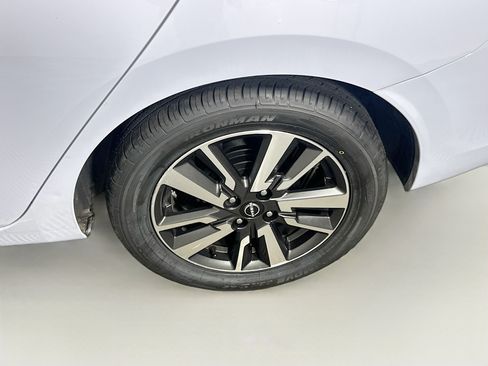 Used 2024 Nissan Versa SV FWD image 11