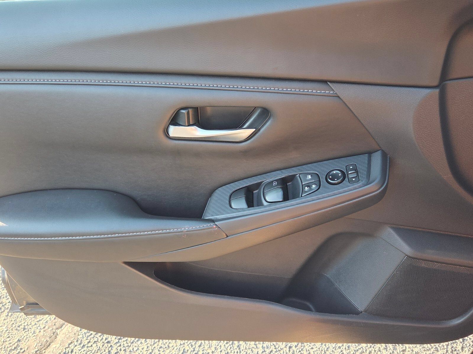 Used 2024 Nissan Sentra SV FWD image 30