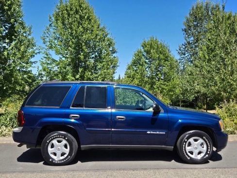 Used 2002 Chevrolet TrailBlazer LS w/ Preferred Equipment Group image 4