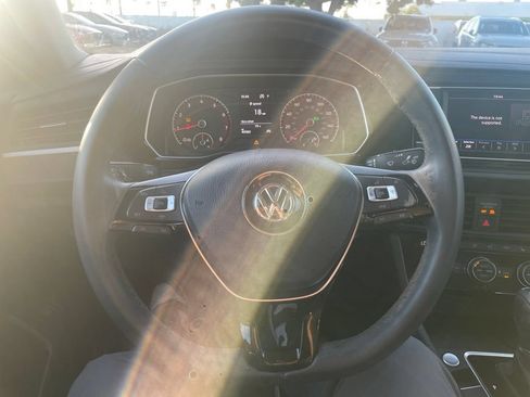 Used 2019 Volkswagen Jetta SE FWD image 18