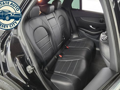 Used 2021 Mercedes-Benz GLC 300 4MATIC w/ Premium Package image 35