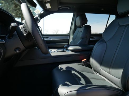 New 2026 Jeep Grand Wagoneer 4WD image 9
