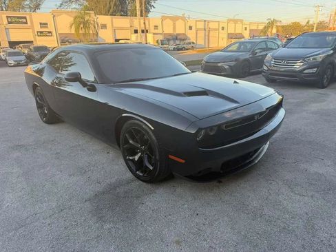 Used 2017 Dodge Challenger SXT Plus image 2