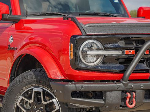 Used 2022 Ford Bronco Outer Banks image 3