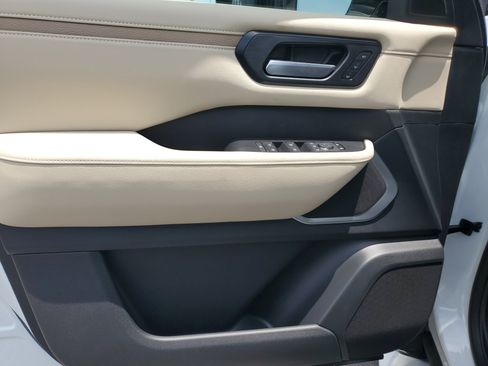 New 2025 Nissan Armada Platinum Reserve image 12