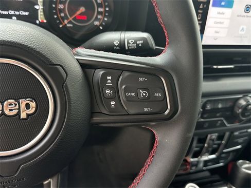 Used 2024 Jeep Gladiator Rubicon w/ Technology Group image 25