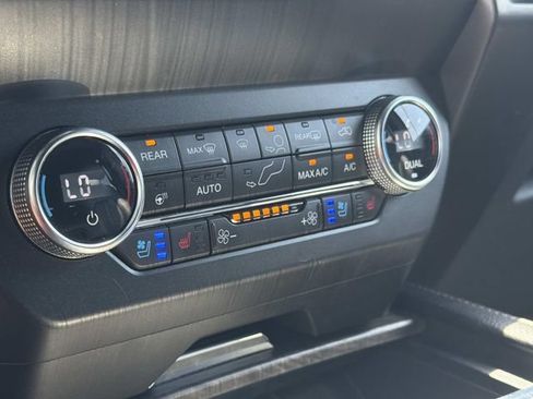 Used 2019 Ford Expedition Max Limited RWD image 32