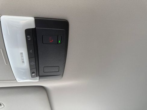 Certified 2025 Nissan Pathfinder SL FWD image 21