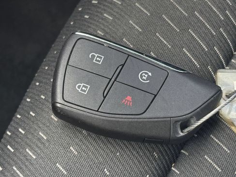 Used 2025 Chevrolet Equinox LT FWD image 19