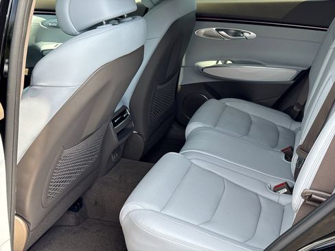 New 2026 Genesis GV70 2.5T Advanced AWD/4WD image 21