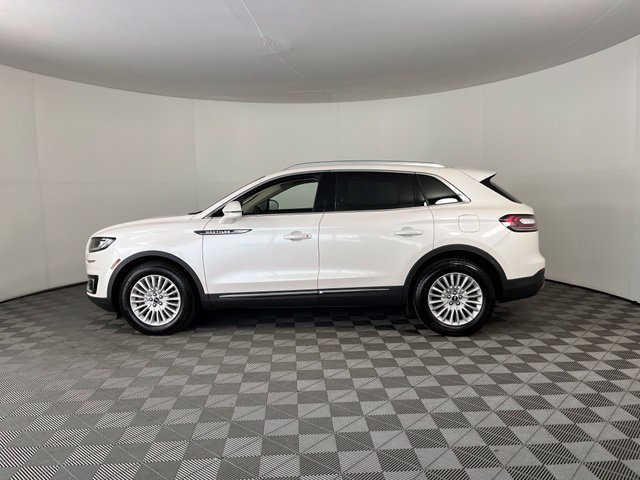 Used 2019 Lincoln Nautilus Premier AWD/4WD image 4